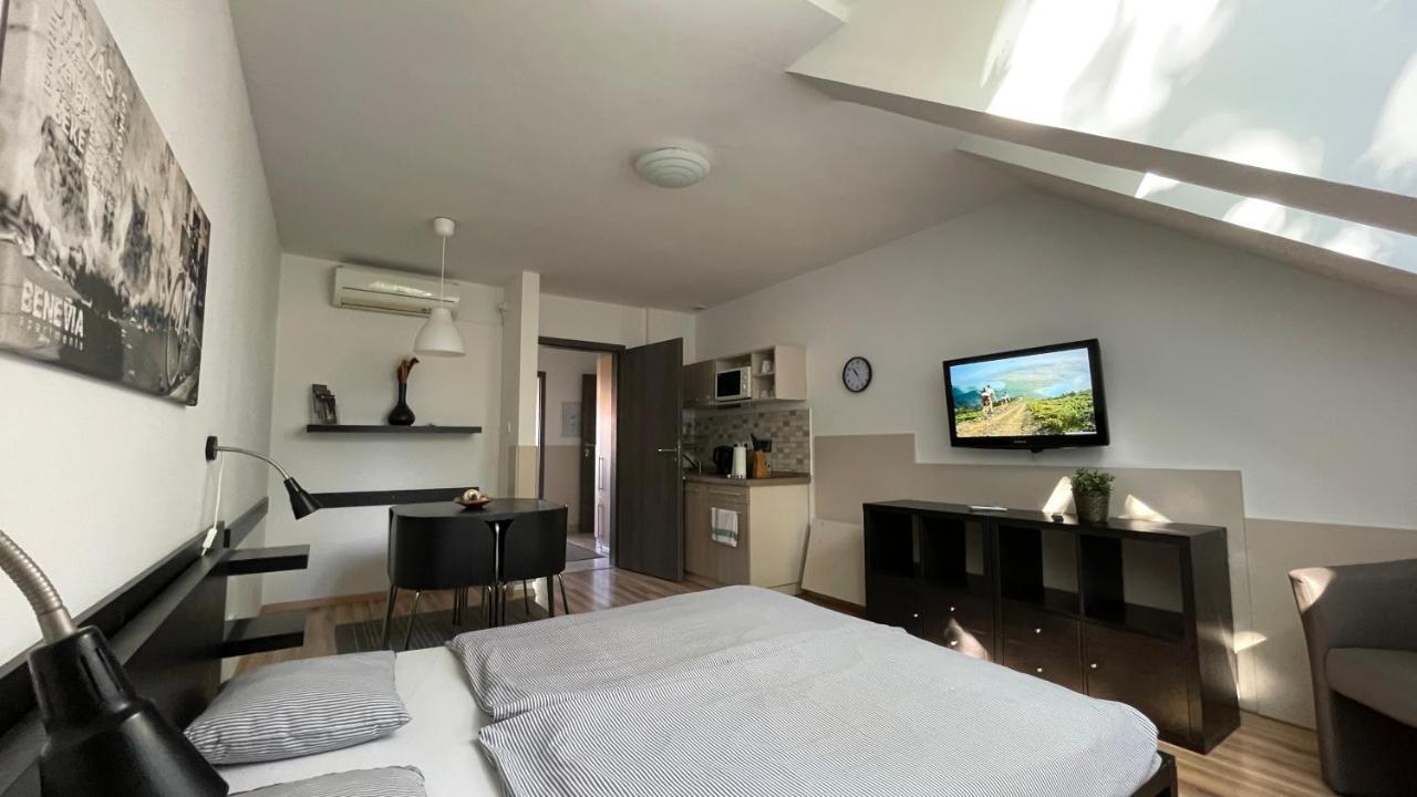 Benevia Apartments Pécs Zewnętrze zdjęcie